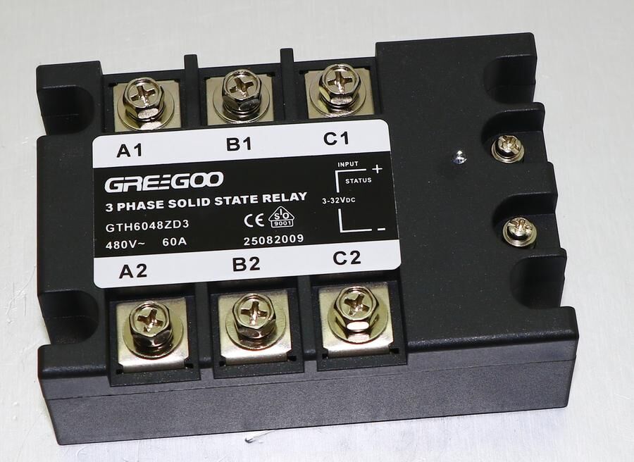 GTH6048ZD3 GTH Serisi 3 Fazlı Katı Hal Rölesi 60A 480VAC Sıfır Voltaj 4-32 VDC